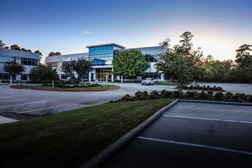 2750 Technology Forest Blvd, The Woodlands, TX à louer - Photo du bâtiment - Image 3 de 21