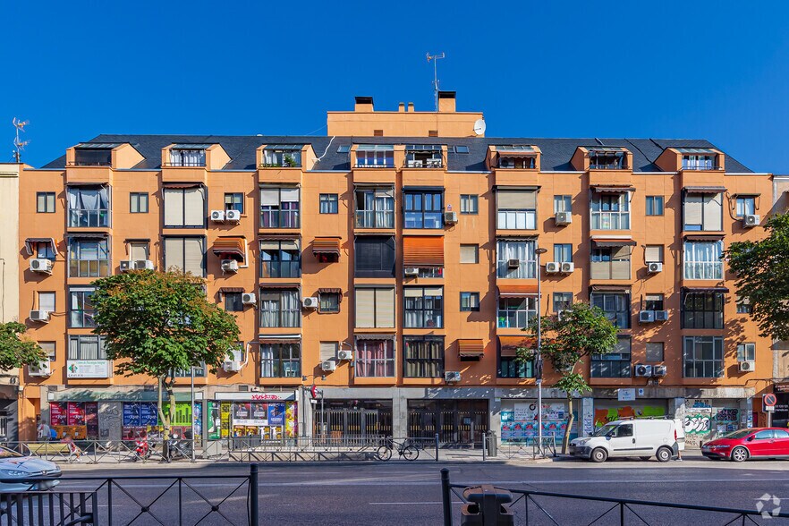 Multifamily in Madrid, Madrid for sale - Building Photo - Image 2 of 2