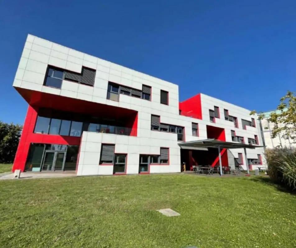 Office in Dardilly for lease Building Photo- Image 1 of 15