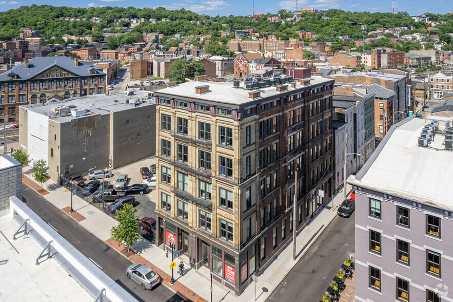 1500 Vine St, Cincinnati, OH for lease - Aerial - Image 2 of 4