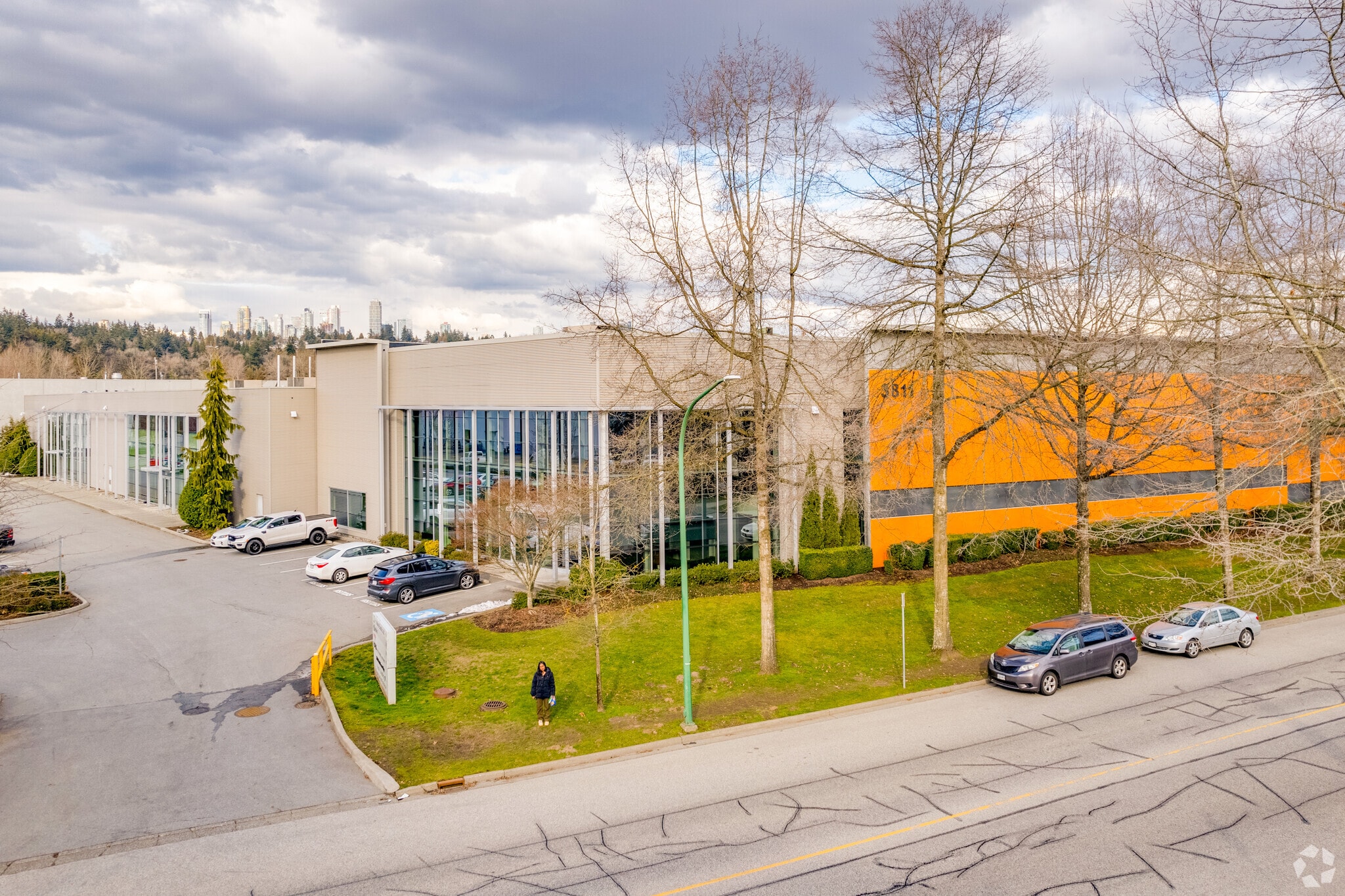 3811 North Fraser Way, Burnaby, BC à vendre Photo principale- Image 1 de 1