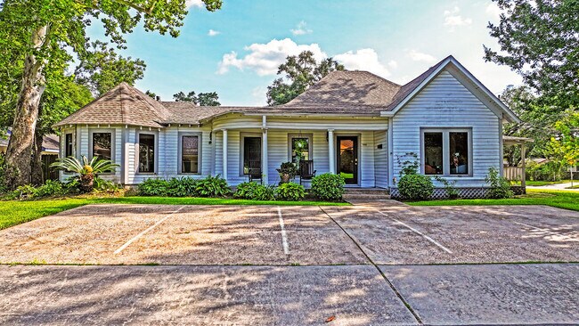 Plus de détails pour 502 Staitti St, Humble, TX - Bureau à vendre