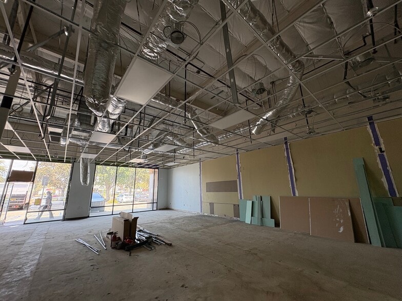 4235 University Pky, San Bernardino, CA for lease - Building Photo - Image 3 of 9