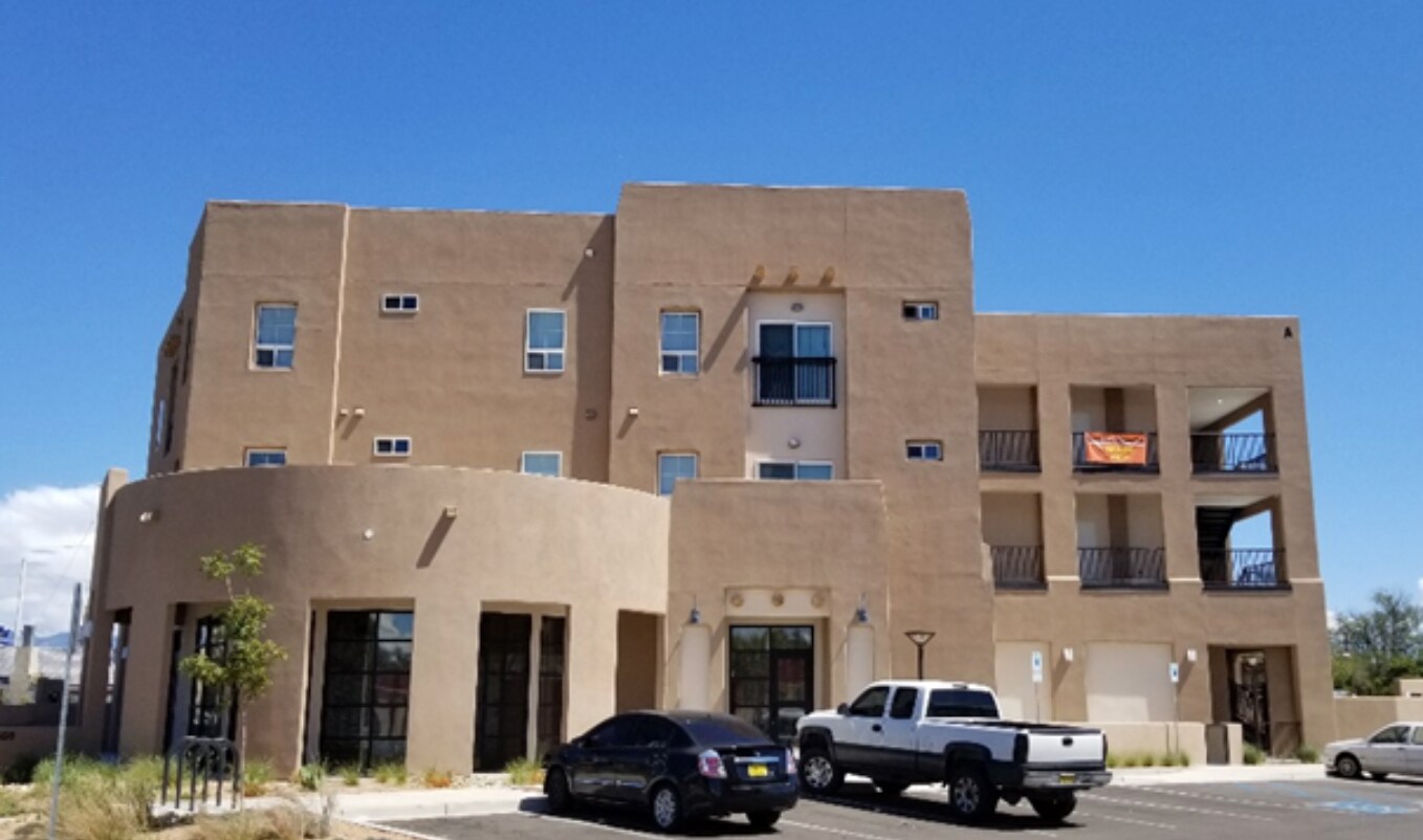 2500 Central Ave, Albuquerque, NM à louer Photo du bâtiment- Image 1 de 9