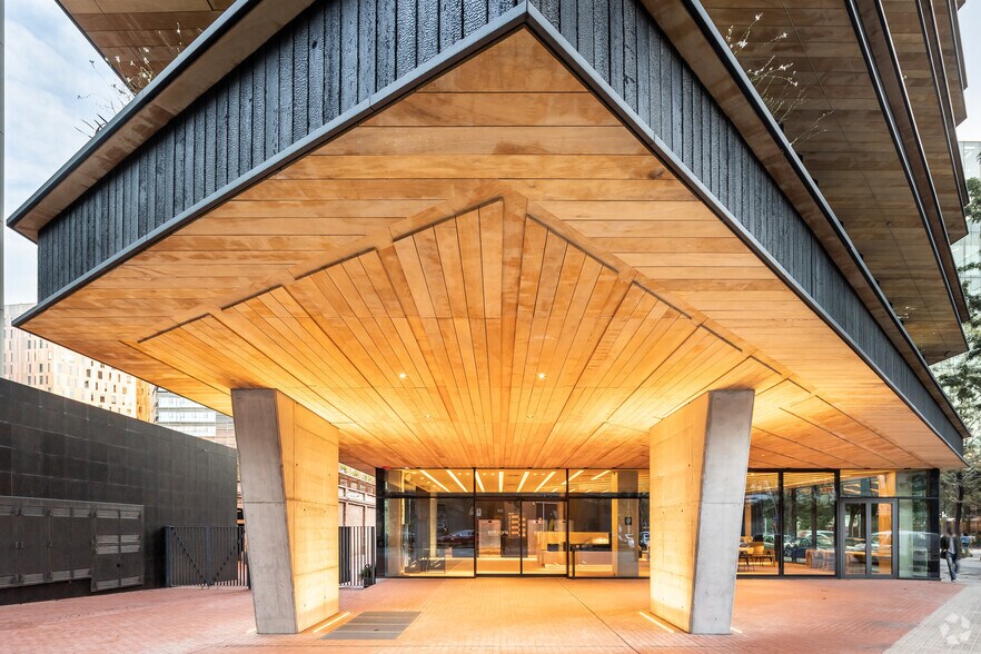 Carrer de Tànger, 71, Barcelone, Barcelona à louer - Photo du bâtiment - Image 3 de 4