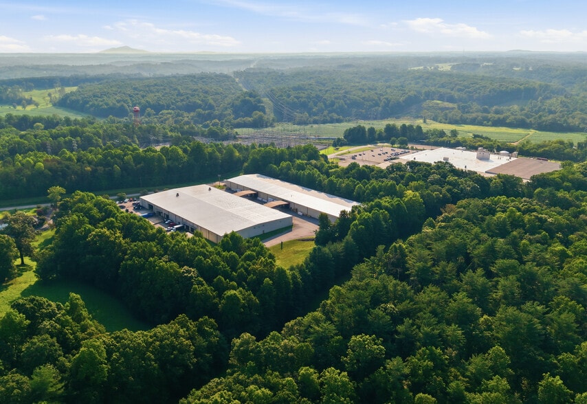 296 Gentry Rd, Elkin, NC for sale - Building Photo - Image 2 of 10