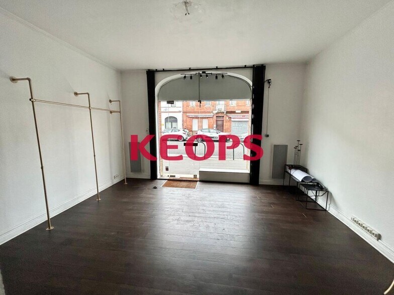 Retail in Toulouse for lease - Interior Photo - Image 2 of 8