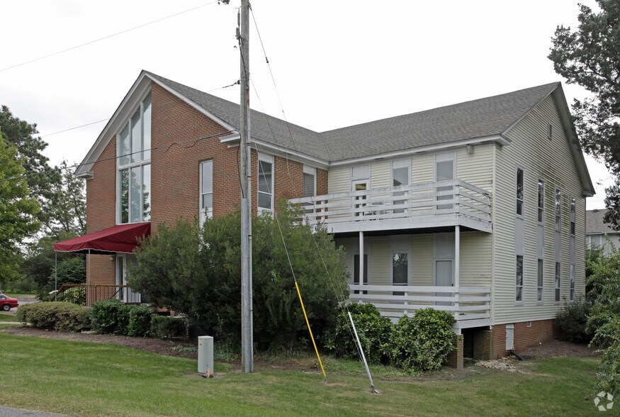 629 Wesley Dr, Virginia Beach, VA à vendre - Photo principale - Image 1 de 4