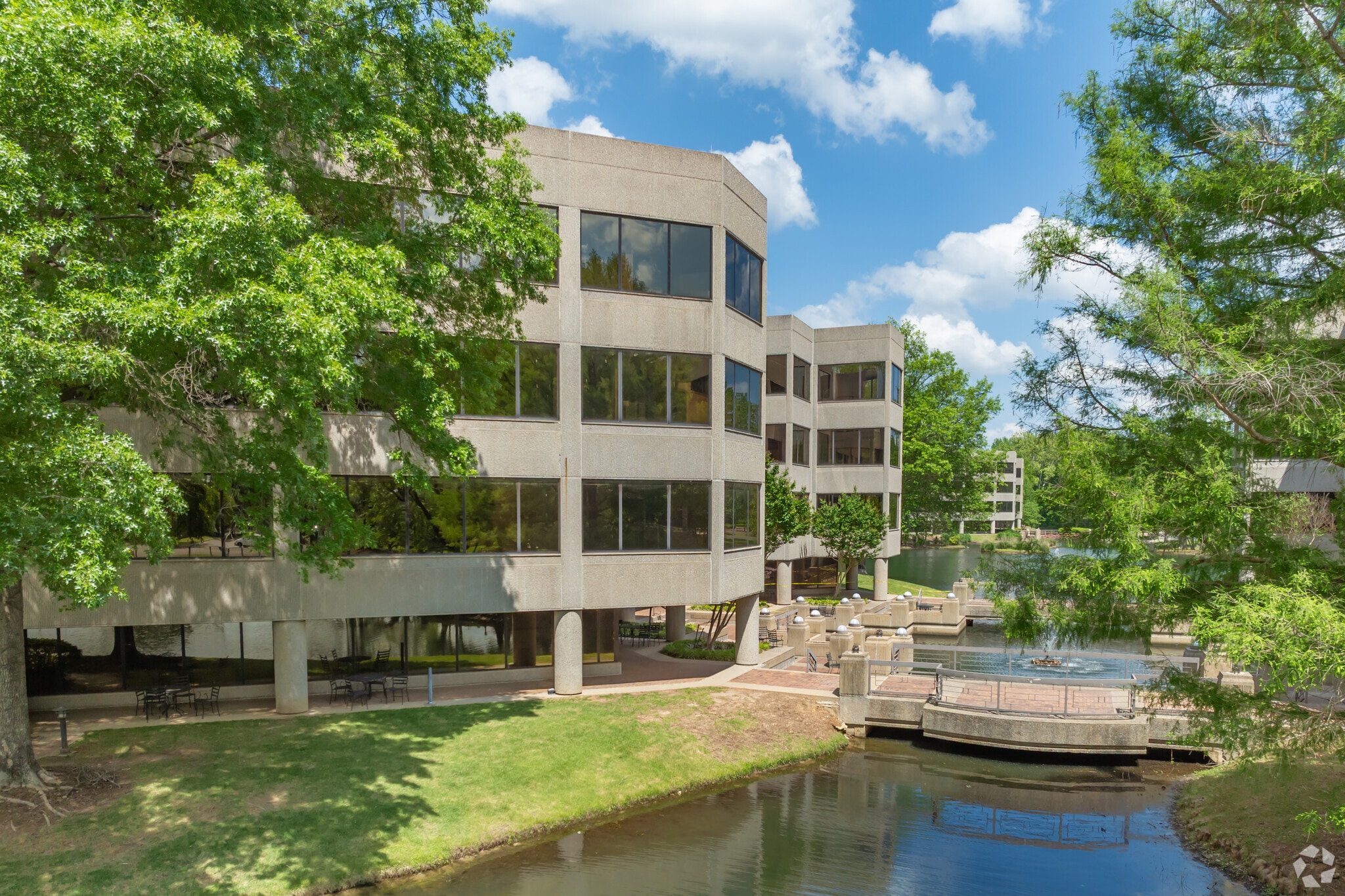 2600 Thousand Oaks Blvd, Memphis, TN à louer Photo principale- Image 1 de 8