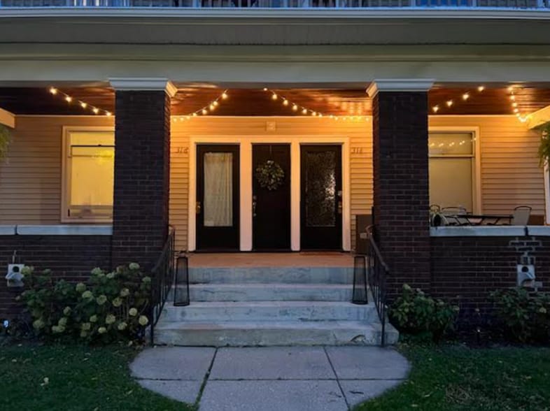 314-316 N Sycamore St, Lansing, MI for sale - Building Photo - Image 2 of 3