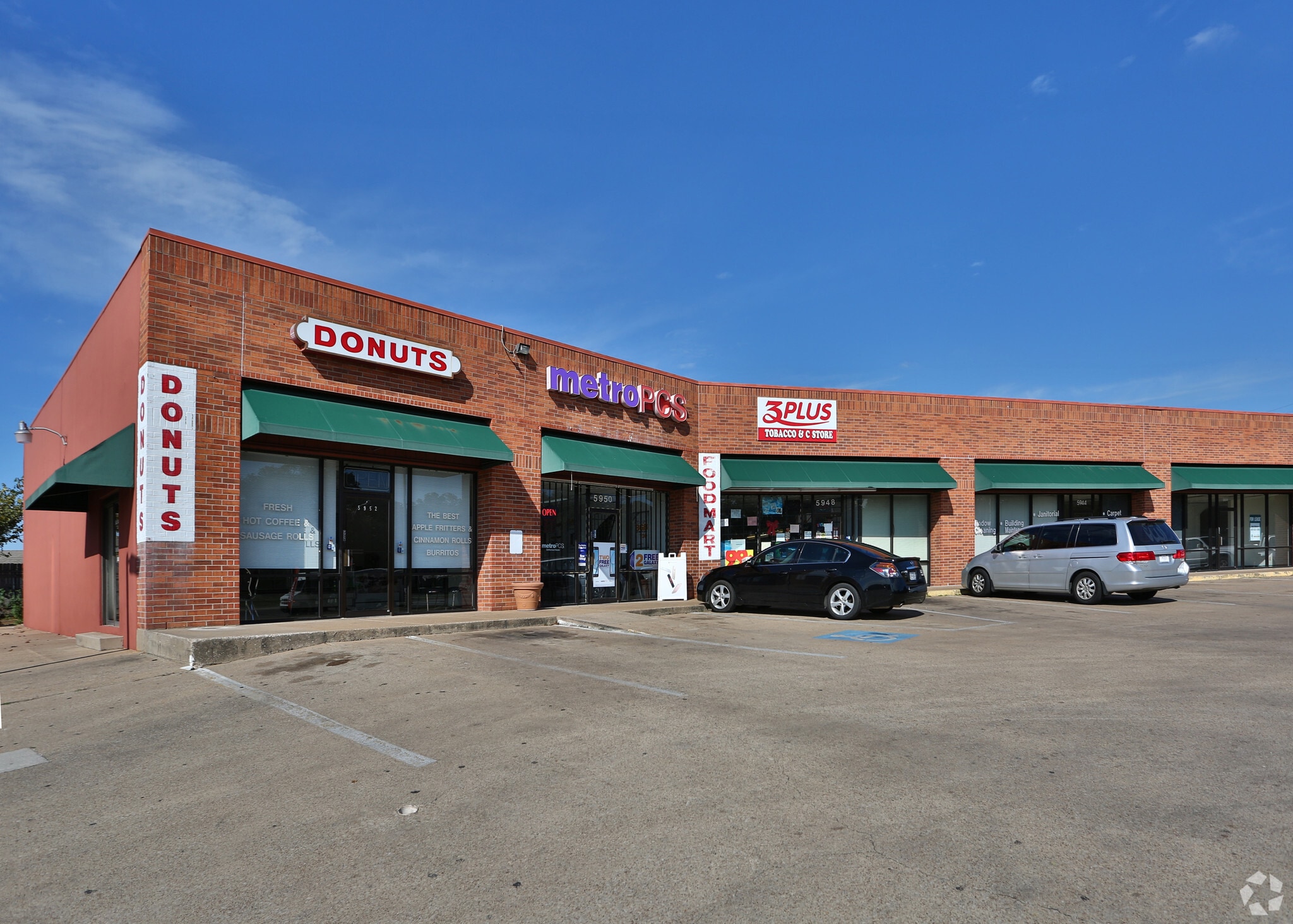 5932-5952 River Oaks Blvd, Fort Worth, TX à vendre Photo du bâtiment- Image 1 de 2