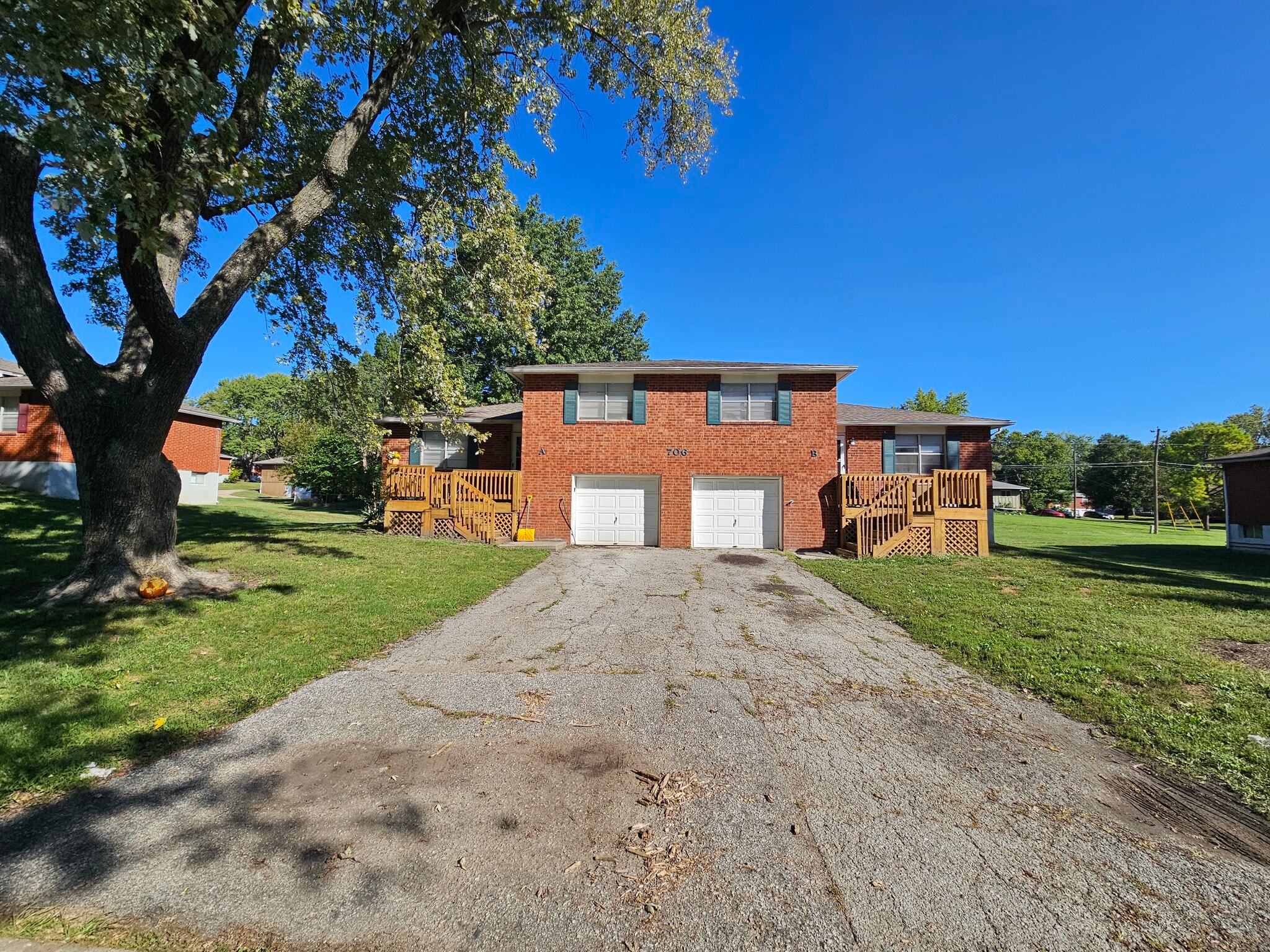 706 NE Hamel Pl, Lee's Summit, MO for sale Primary Photo- Image 1 of 2