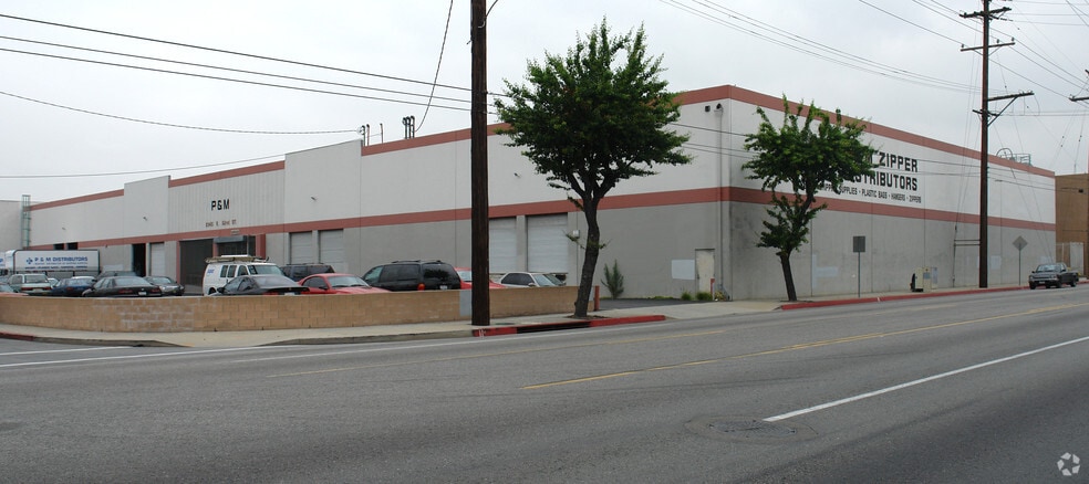 2345-2381 E 52nd St, Vernon, CA for lease - Building Photo - Image 1 of 2