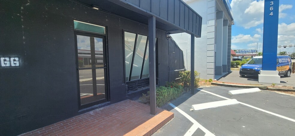 3366 Cleveland Ave, Fort Myers, FL for sale - Building Photo - Image 3 of 5