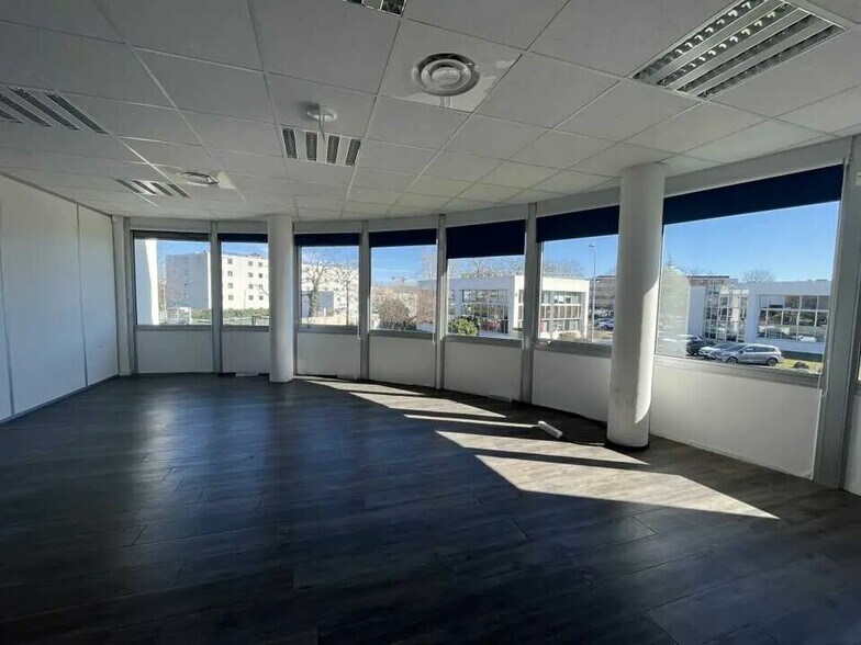 1 Avenue Henri Becquerel, Mérignac for lease - Building Photo - Image 2 of 6