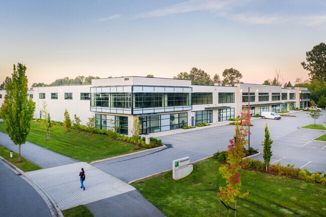 Plus de détails pour 8601 Glenlyon Pky, Burnaby, BC - Industriel à louer