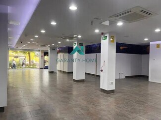 Plus de détails pour Commerce de détail à louer