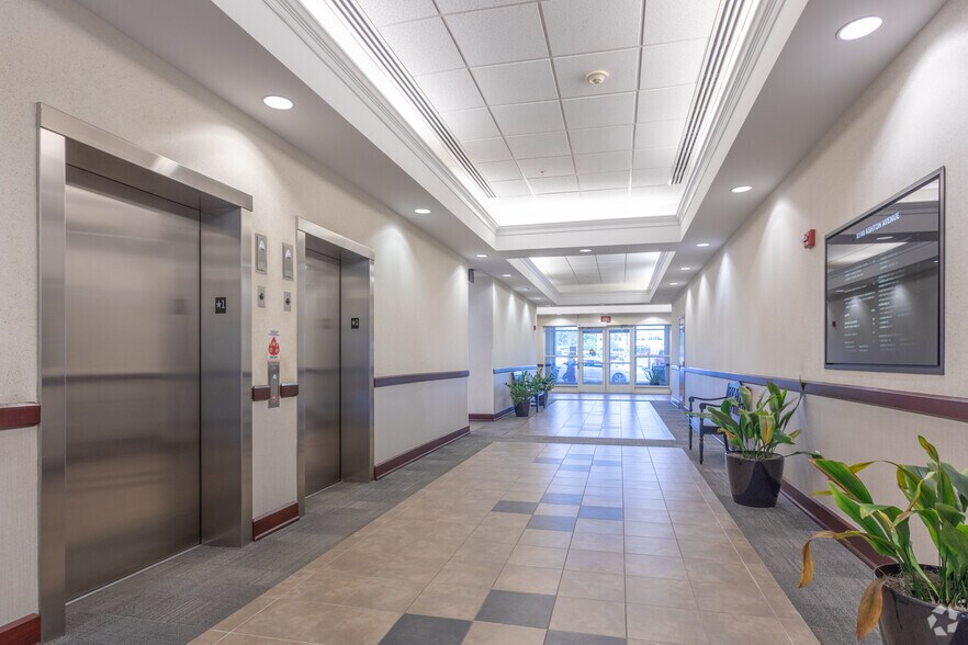 8140 Ashton Ave, Manassas, VA à louer - Hall d’entrée - Image 3 de 5