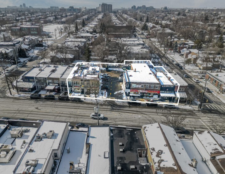 1988-2030 Avenue Road portefeuille de 2 propriétés à vendre sur LoopNet.ca Photo du bâtiment- Image 1 de 4