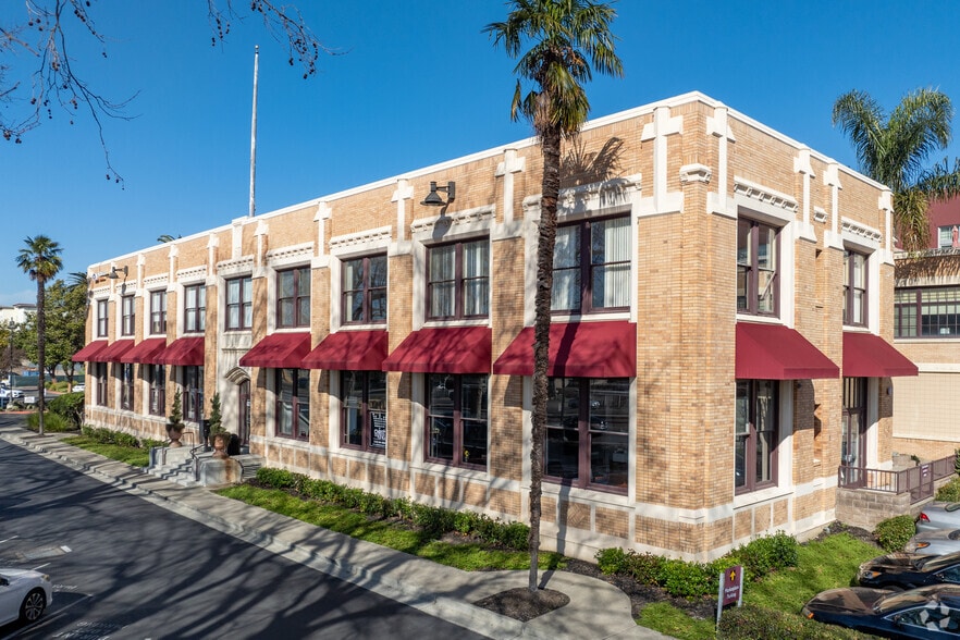 10950 International Blvd, Oakland, CA for lease - Building Photo - Image 2 of 8