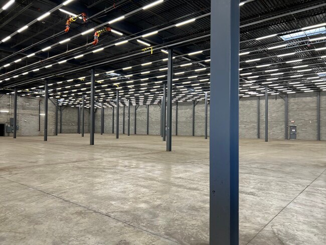 Plus de détails pour 120 Clyde Rd, Somerset, NJ - Industriel à louer