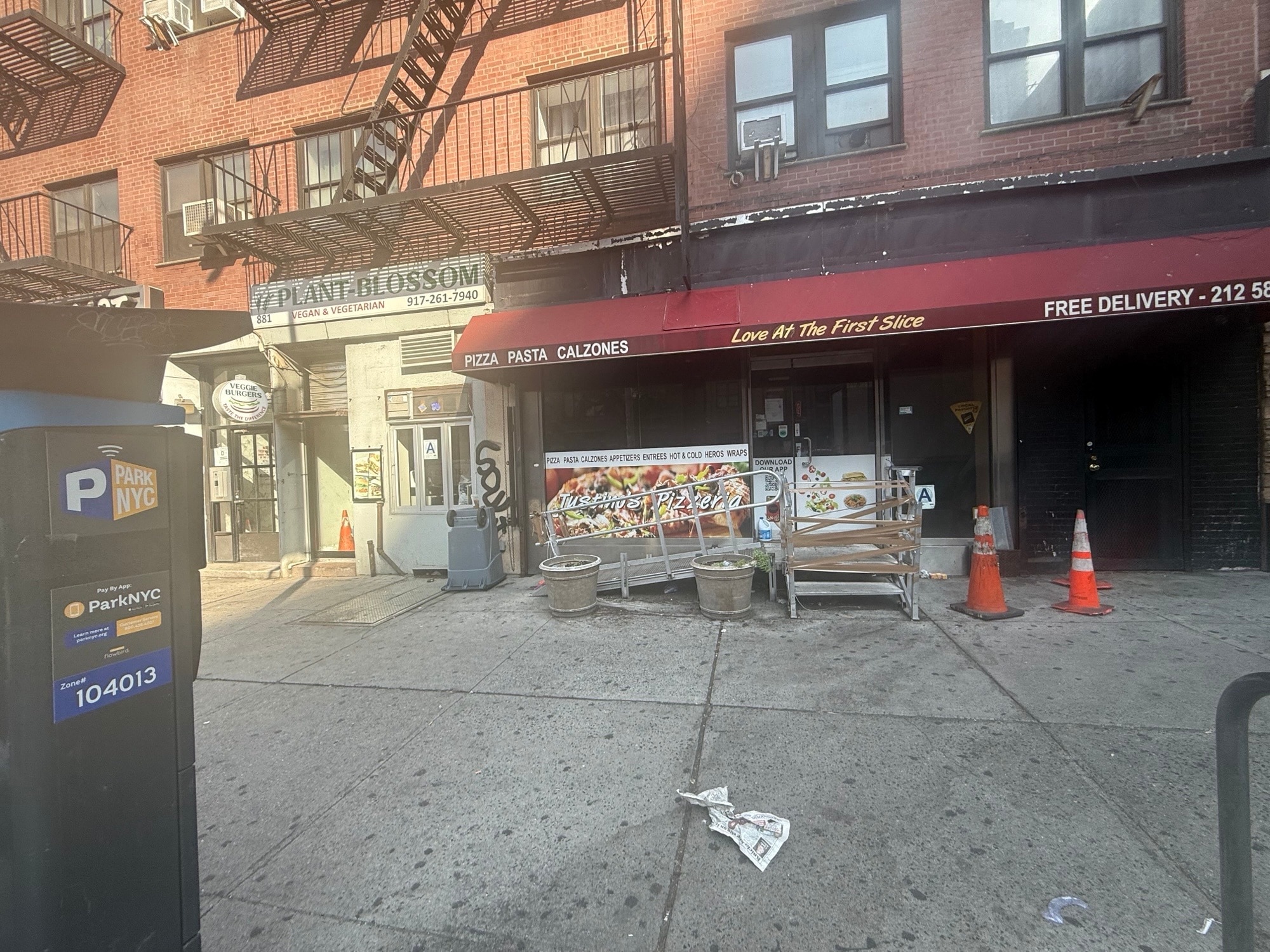 881 10th Ave, New York, NY for lease Interior Photo- Image 1 of 5