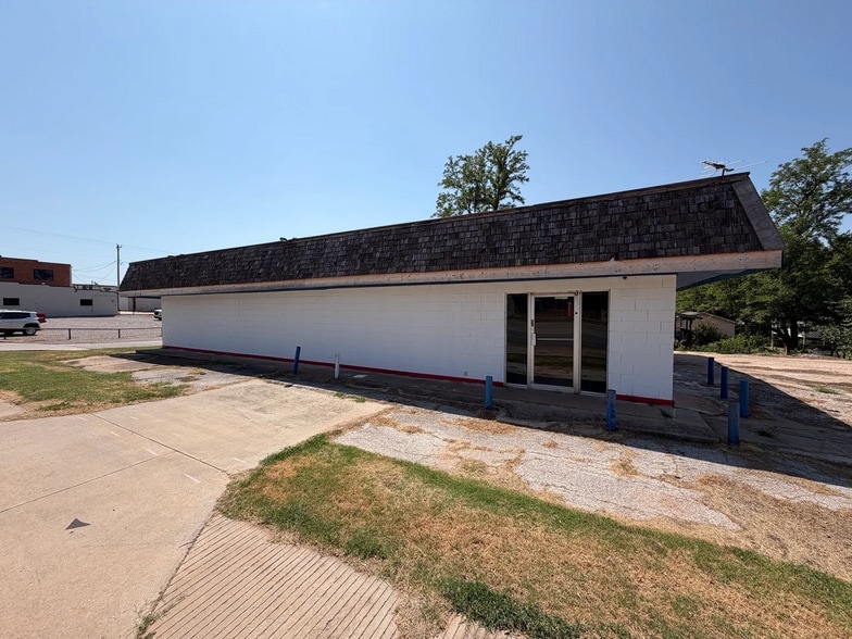 204 W Veterans Memorial Hwy, Blanchard, OK à vendre - Photo du bâtiment - Image 2 de 6