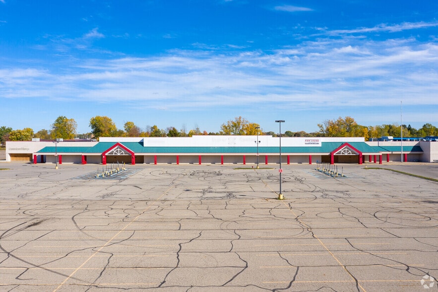 1179 32nd St, Port Huron, MI for sale - Building Photo - Image 3 of 8