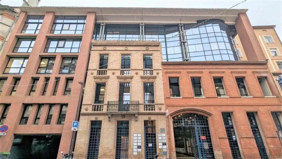 Office in Toulouse for lease - Building Photo - Image 1 of 16