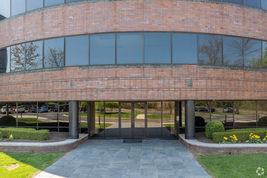 7111 Valley Green Rd, Fort Washington, PA à louer - Photo du bâtiment - Image 2 de 8