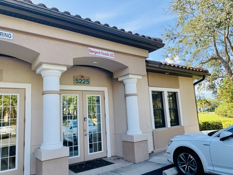 5225-5229 Office Park Blvd, Bradenton, FL à vendre - Photo du bâtiment - Image 2 de 13