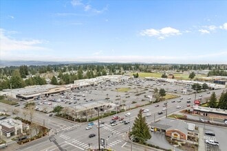 7601-7621 Evergreen Way, Everett, WA à louer Photo du bâtiment- Image 1 de 1