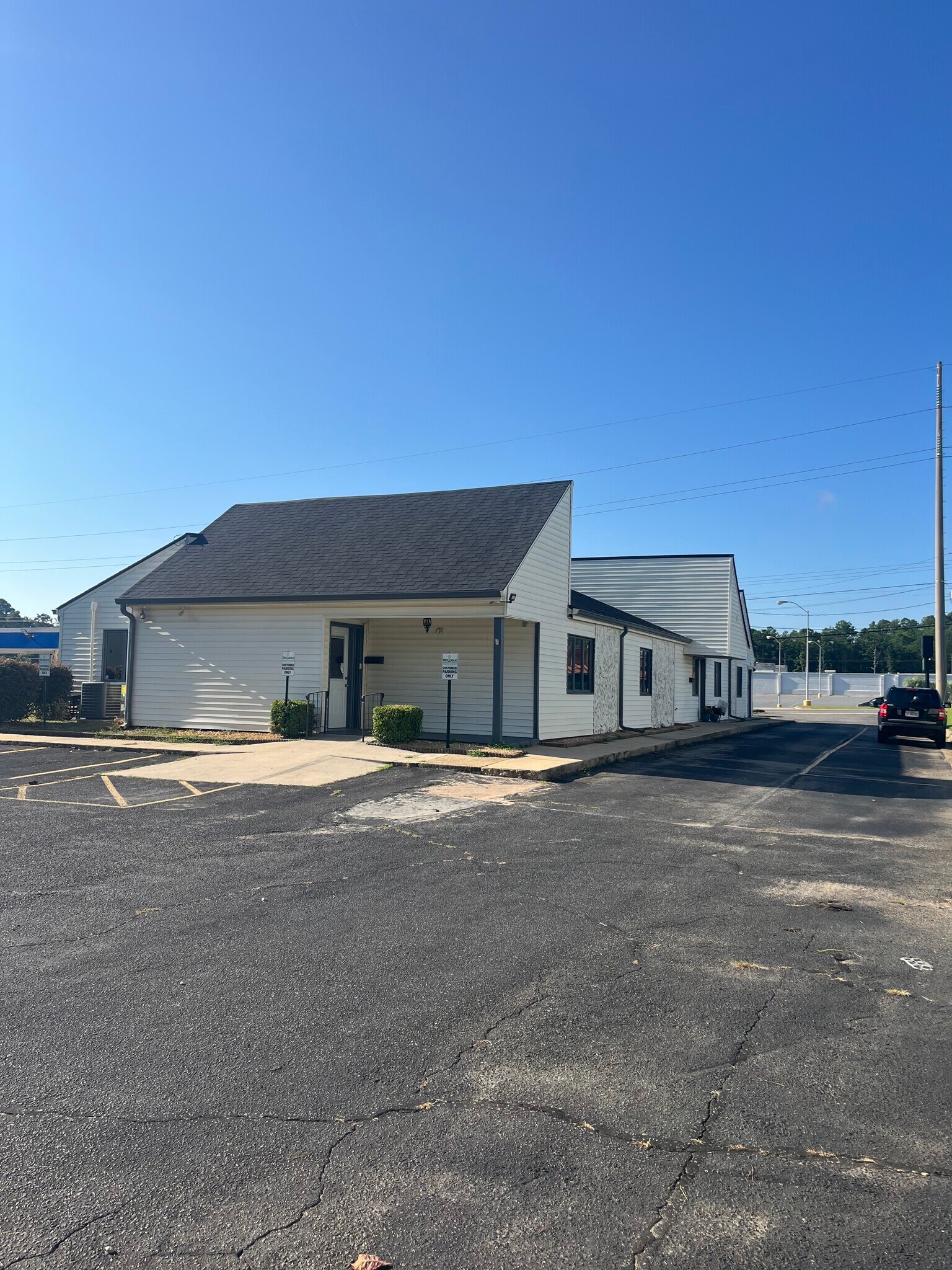 2066 Watson Blvd, Warner Robins, GA for lease Building Photo- Image 1 of 20