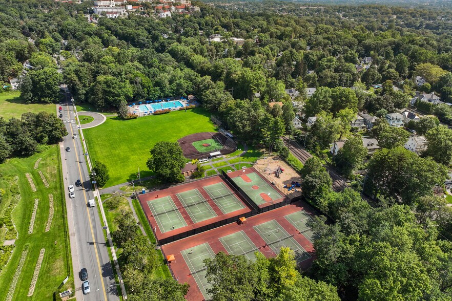 35 Belden Pl, Montclair, NJ à vendre - Photo du bâtiment - Image 1 de 68