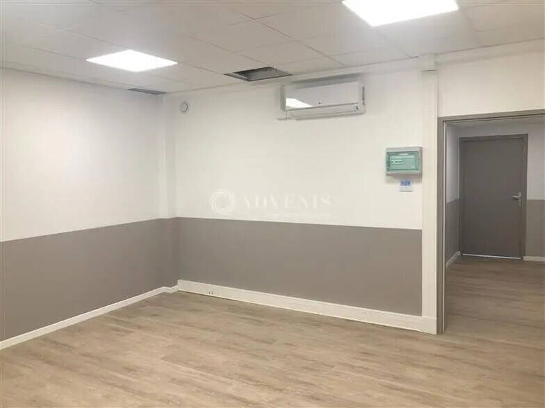 Office in Rosny-sous-Bois for lease - Interior Photo - Image 3 of 6