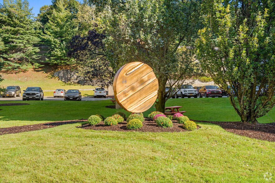 200 White Plains Rd, Tarrytown, NY for lease - Building Photo - Image 3 of 20