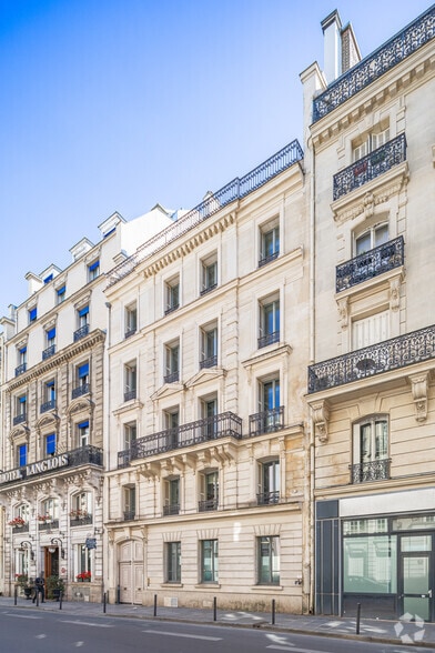 65 Rue Saint-Lazare, Paris à louer - Photo du bâtiment - Image 2 de 2