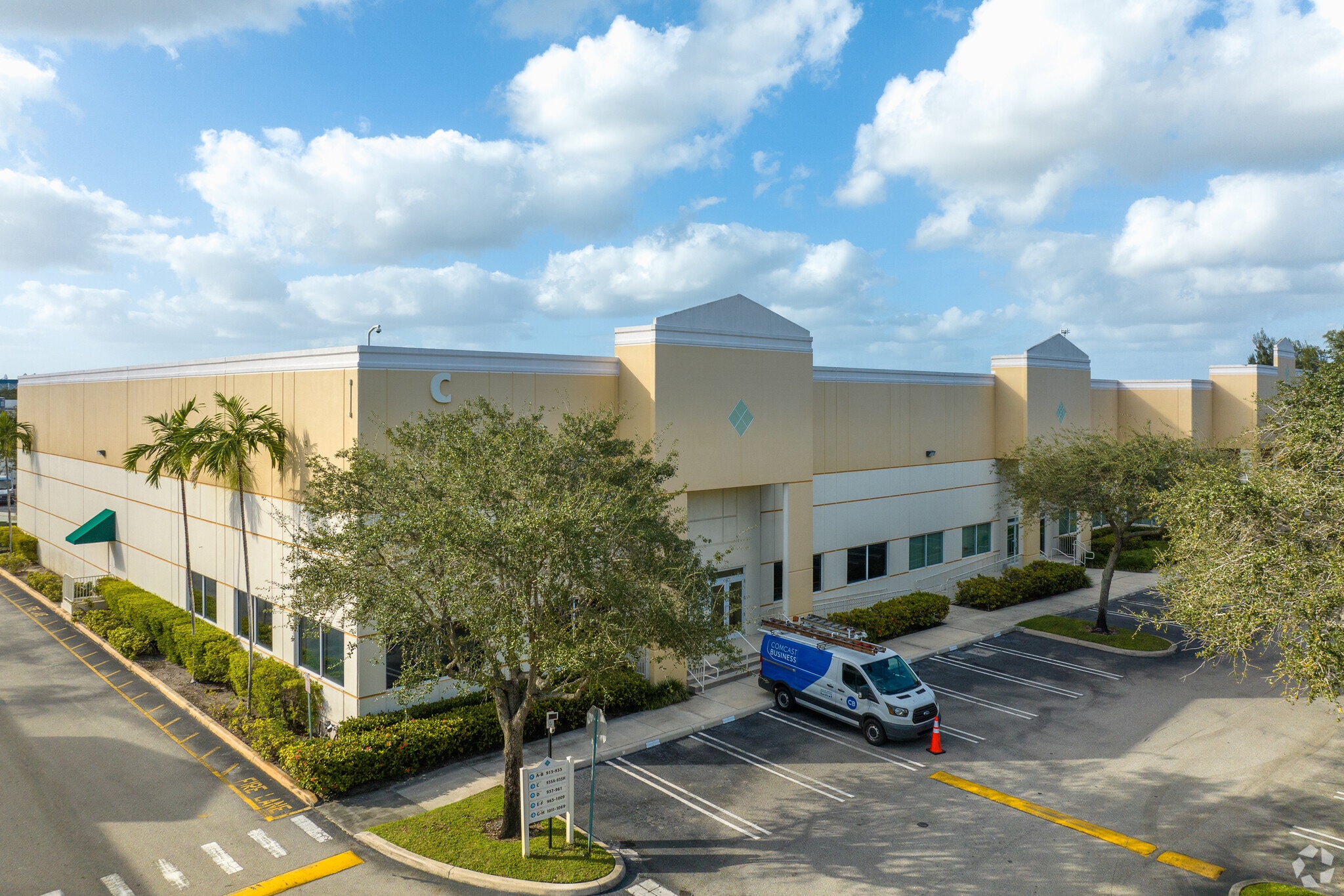 935 NW 31st Ave, Pompano Beach, FL for lease Primary Photo- Image 1 of 28