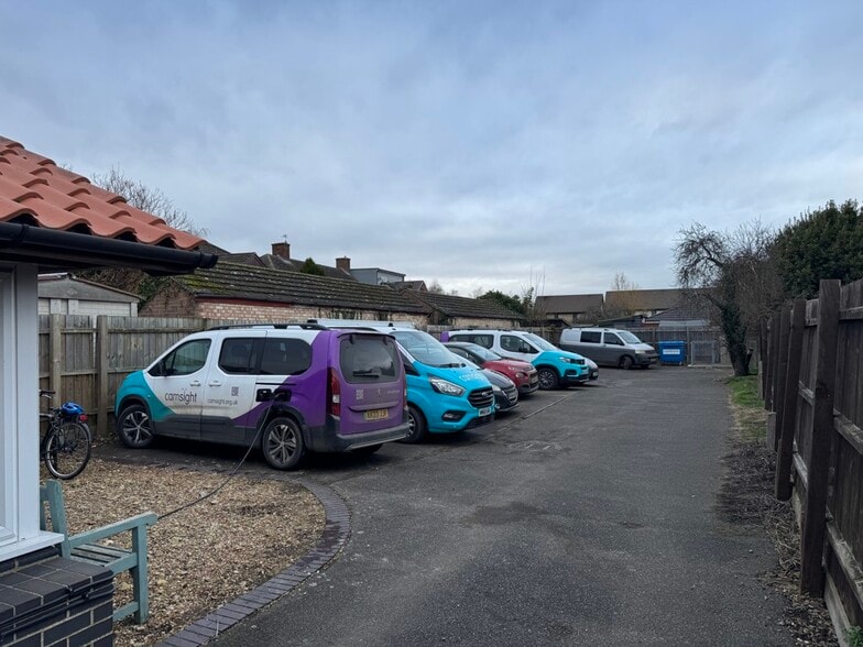 167 Green End Rd, Cambridge à louer - Photo du bâtiment - Image 3 de 3