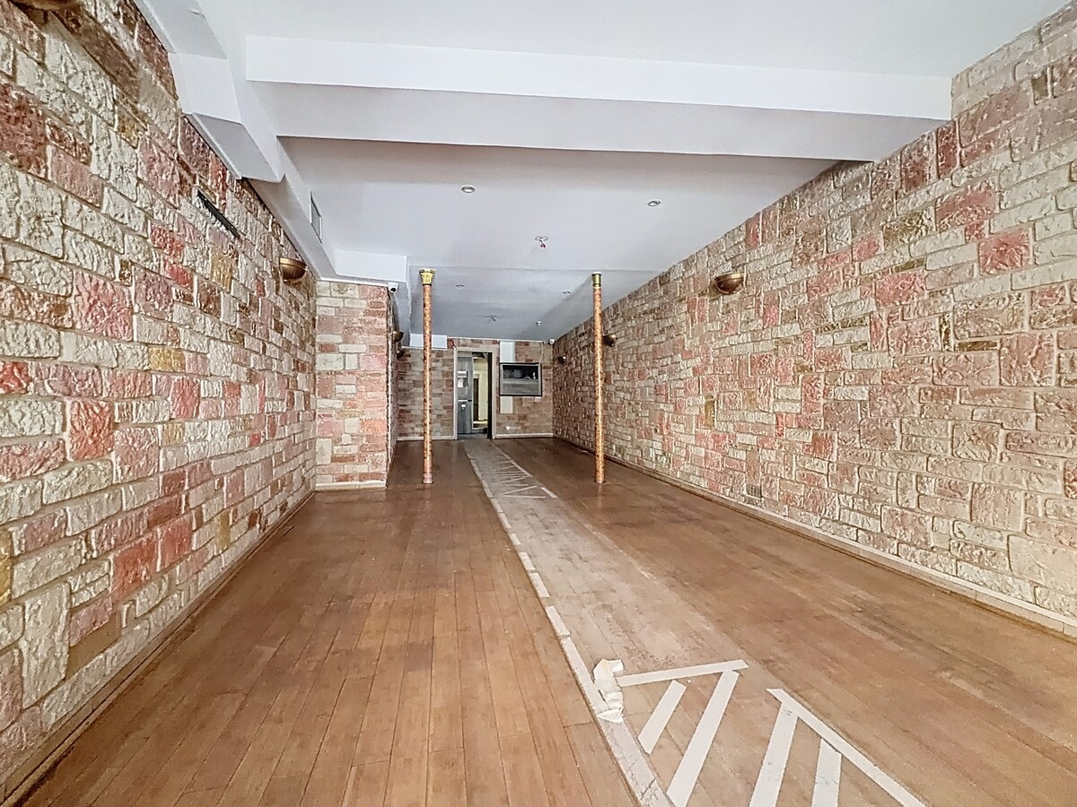 71 Rue De Charenton, Paris, PAR 75012 - - - Photo intérieure - Image 2 of 13