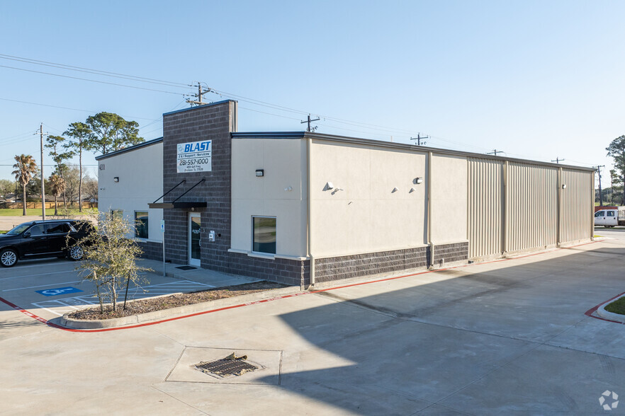 4201 Gulf Fwy, Dickinson, TX for lease - Primary Photo - Image 1 of 6