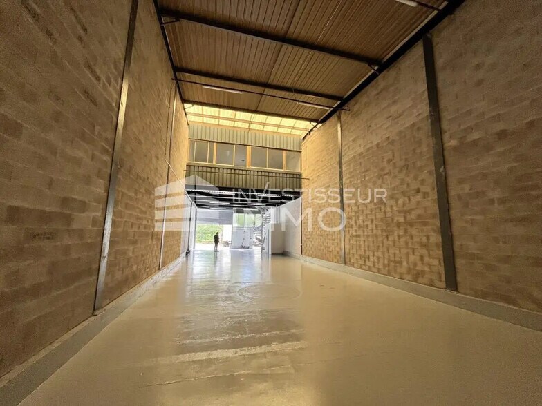 Industrial in Noisy-le-Grand for lease - Interior Photo - Image 3 of 5