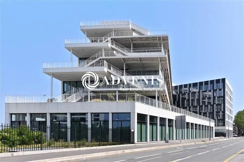 Office in Bobigny for lease Building Photo- Image 1 of 13