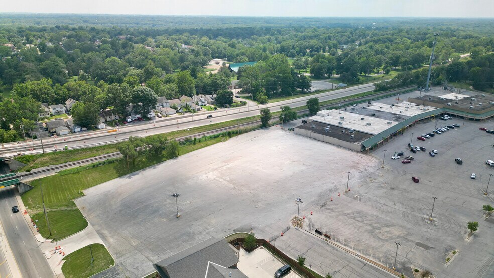 1355-1505 W King St, Decatur, IL à louer - Photo du bâtiment - Image 2 de 4