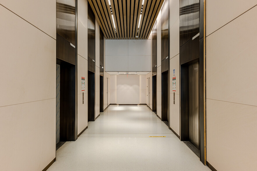 270 Madison Ave, New York, NY for lease - Lobby - Image 2 of 7