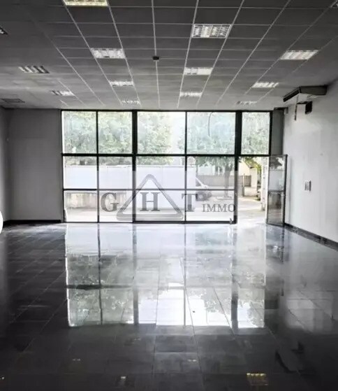 Industrial in Maisons-Alfort for lease - Interior Photo - Image 3 of 3