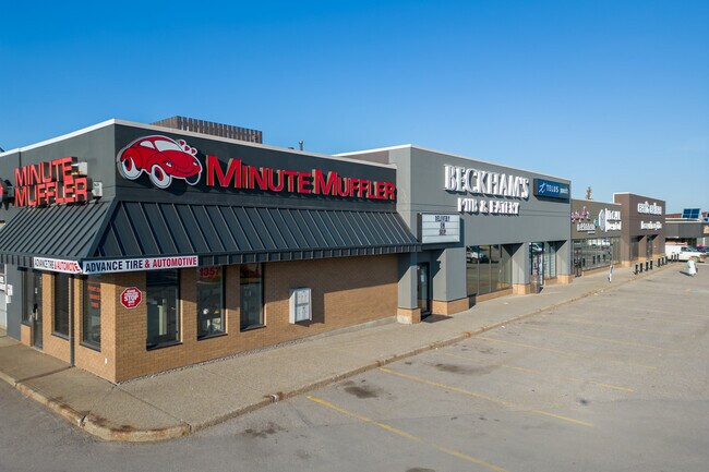 Plus de détails pour 1355 32nd Ave NE, Calgary, AB - Commerce de détail à louer