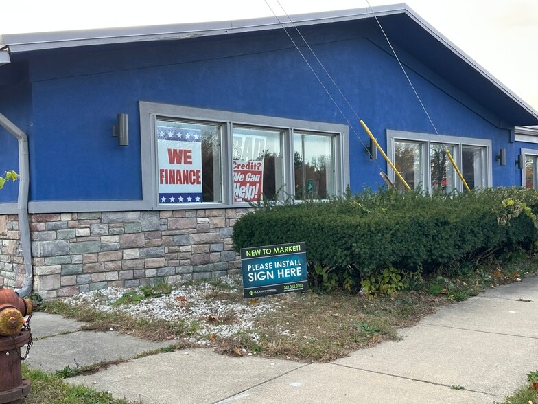 28333 Grand River Ave, Farmington Hills, MI for sale - Building Photo - Image 3 of 19