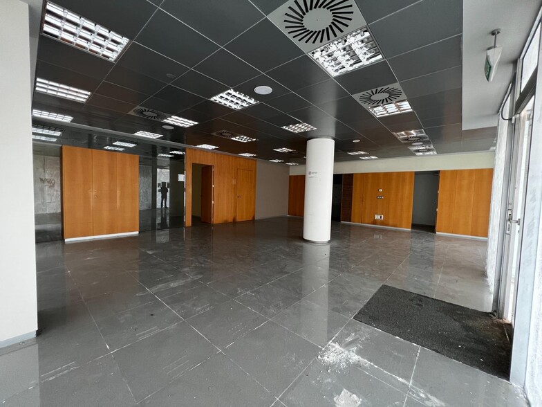 Retail in València, Valencia for sale - Interior Photo - Image 3 of 11