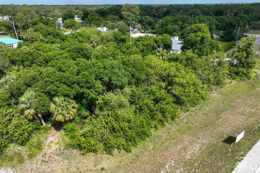 7310 Lakewood Park Dr, Fort Pierce, FL à louer - Photo principale - Image 2 de 5